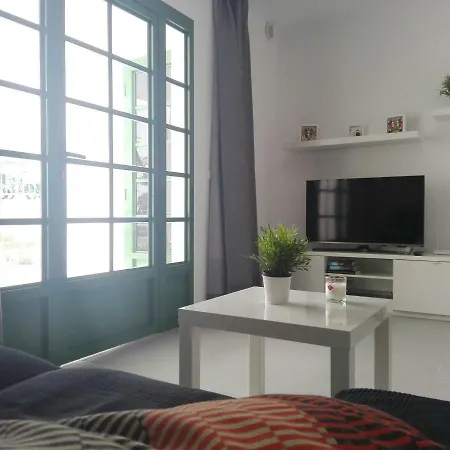 Renovado,vistas Piscina, Aire Acondicionado,wifi דירה